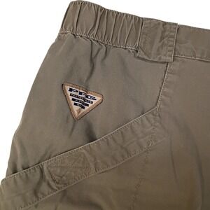 Columbia PFG Half Moon Cargo Shorts Mens XL Khaki Green Cotton Hiking Outdoor 6"